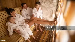 别再被“感冒多喝水”骗了！那些年我们信以为真的健康误区 海报