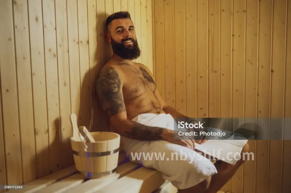 桑拿房内的蒸汽